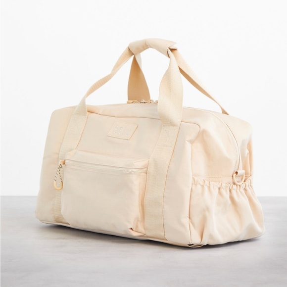 BÉIS sport duffle in beige NWT & still in original packaging (sold out online) - Picture 4 of 12